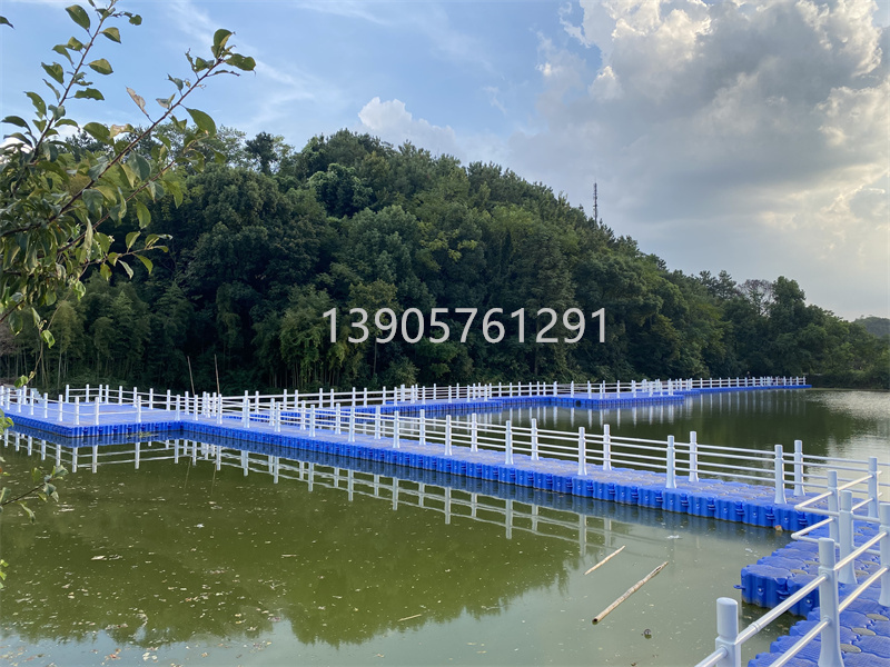 金華橫店影視城浮橋