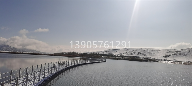 新疆富蘊(yùn)縣可可托海景區(qū)浮橋